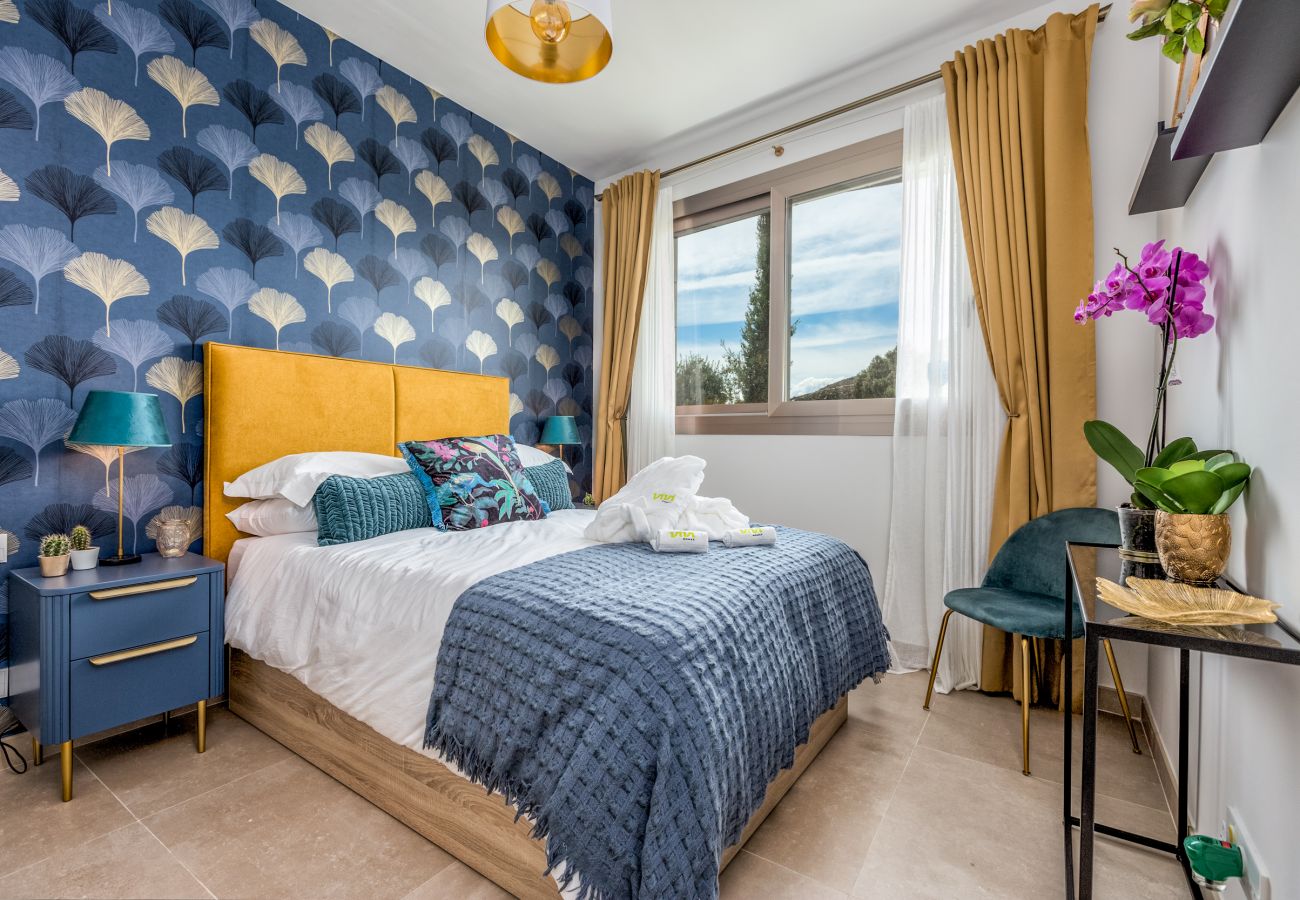 España Costa del sol Mijas Costa apartamento de vacaciones dormitorio interior de lujo vista 