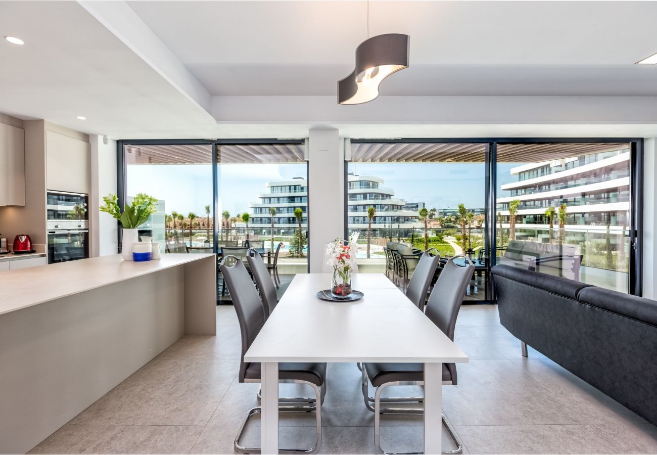 España Costa del Sol Torremolinos apartamento de vacaciones Oceana lujo interior sala de estar vistas 