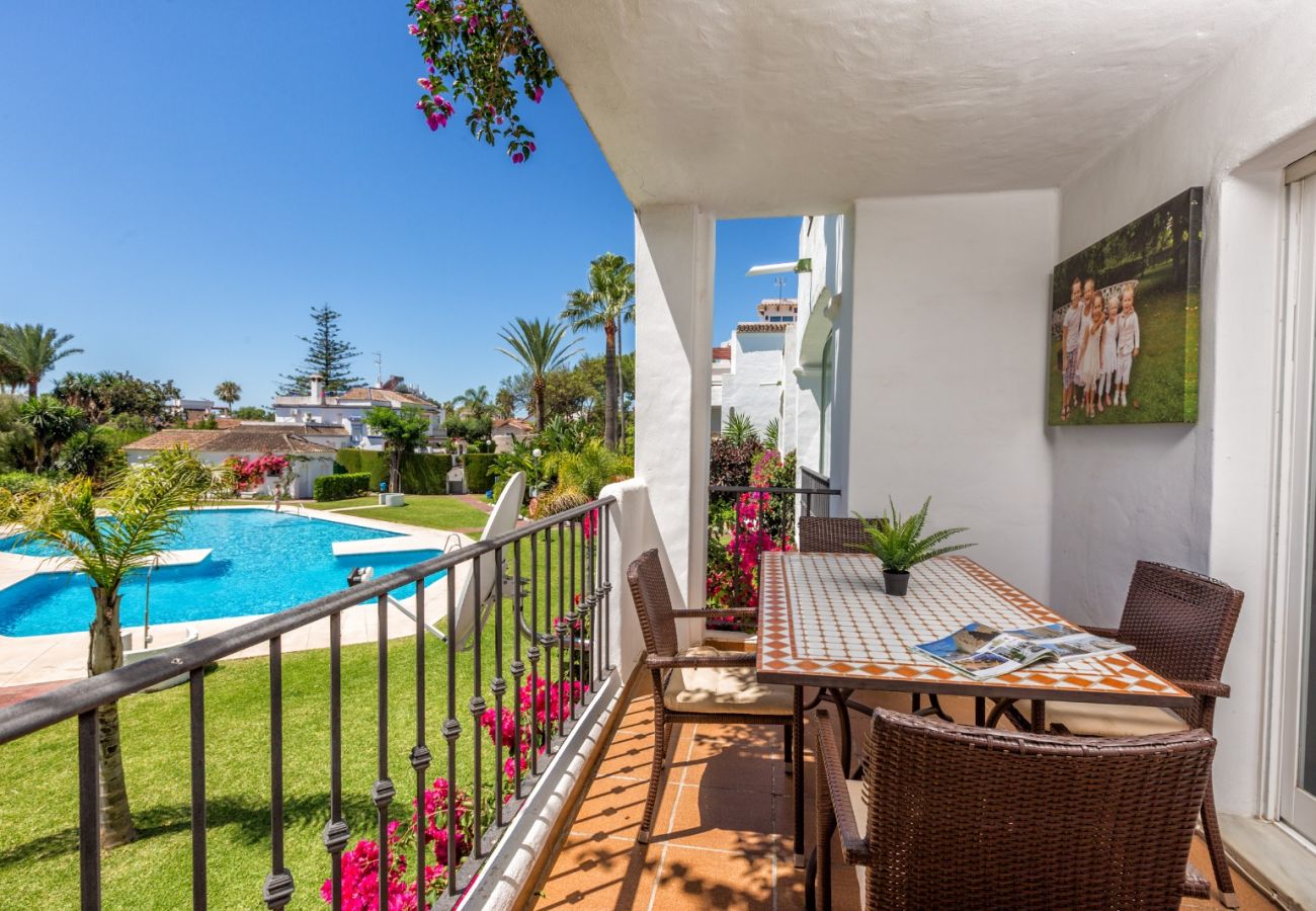Apartamento en Estepona - Casa Flores - Con estilo|Cerca de la playa|Jardín