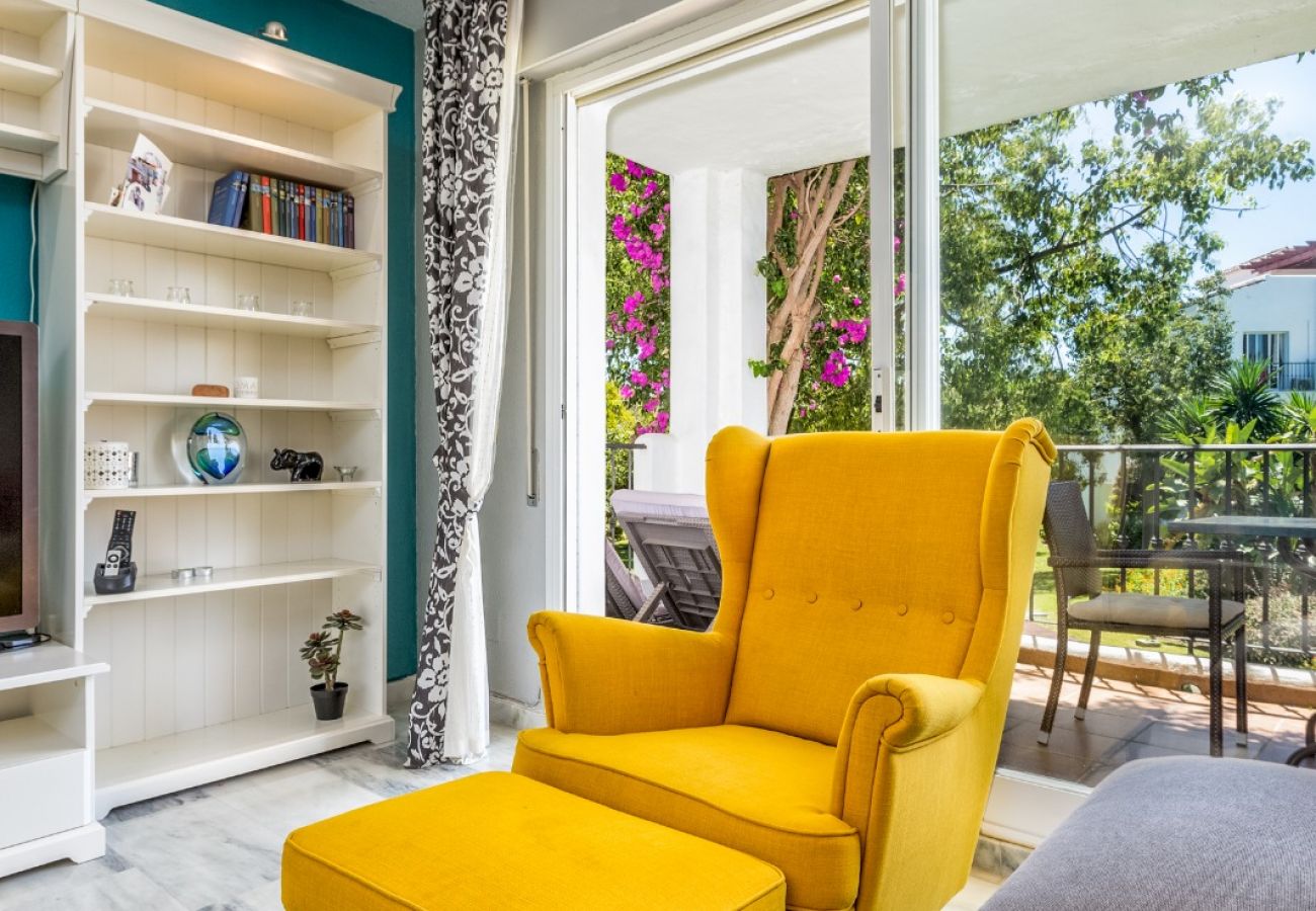 Apartamento en Estepona - Casa Flores - Con estilo|Cerca de la playa|Jardín