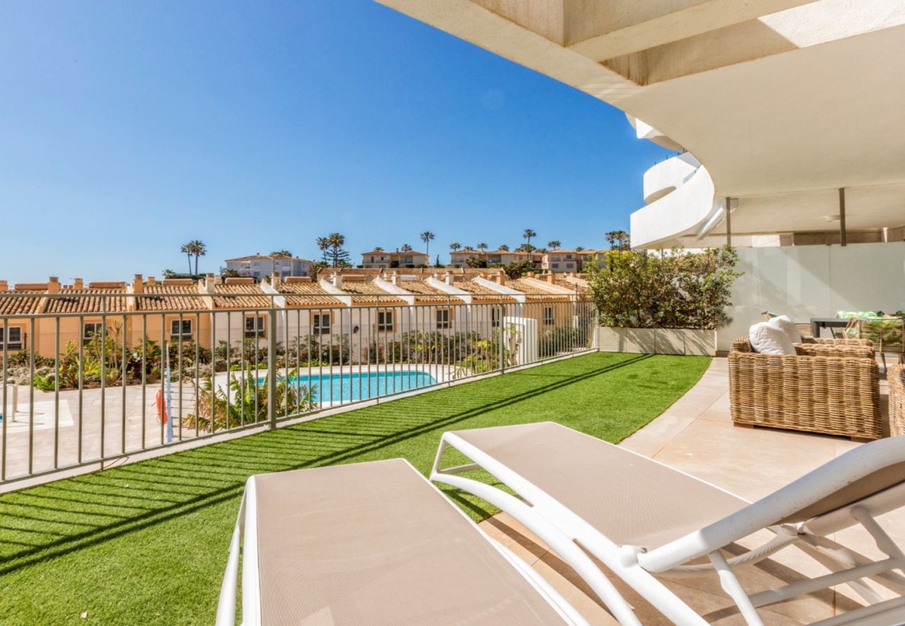 Apartamento en Mijas Costa - Mero - Piscina | Frente a la playa | Vistas al mar