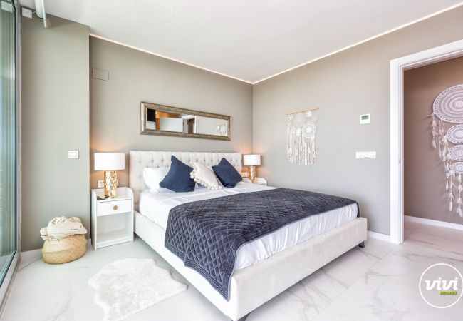 Apartamento en Fuengirola - Penthouse Kenzo | Jacuzzi | Playa