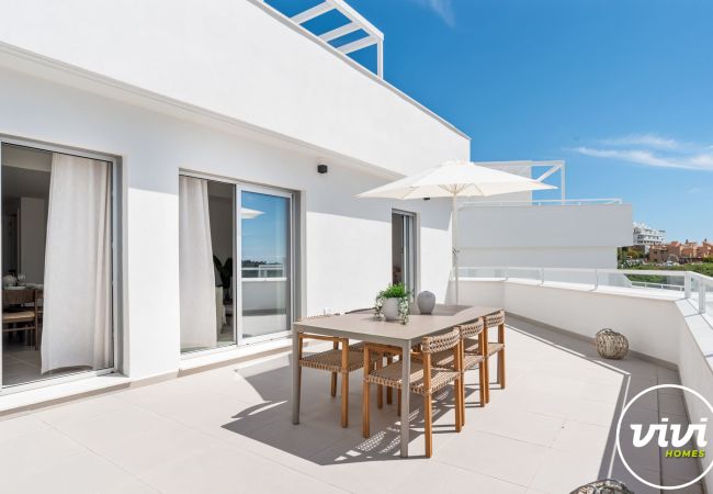 Apartamento en Estepona - Penthouse Feliz | con piscina en Estepona Apartamento en Estepona - Penthouse Feliz | con piscina en Estepona