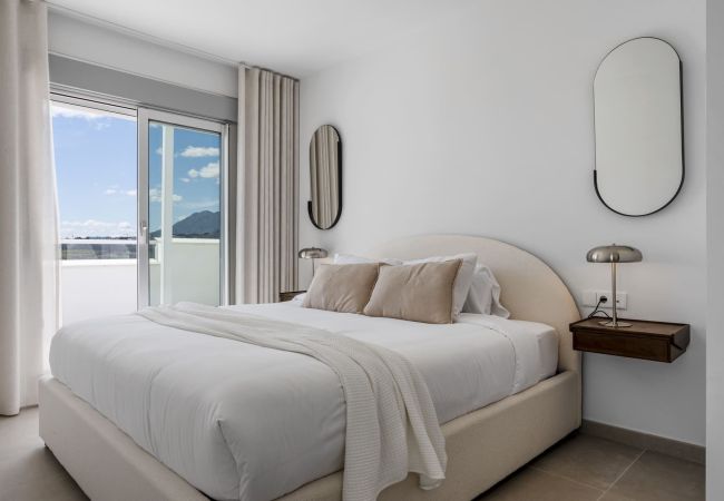 Apartamento en Estepona - Penthouse Feliz | con piscina en Estepona Apartamento en Estepona - Penthouse Feliz | con piscina en Estepona