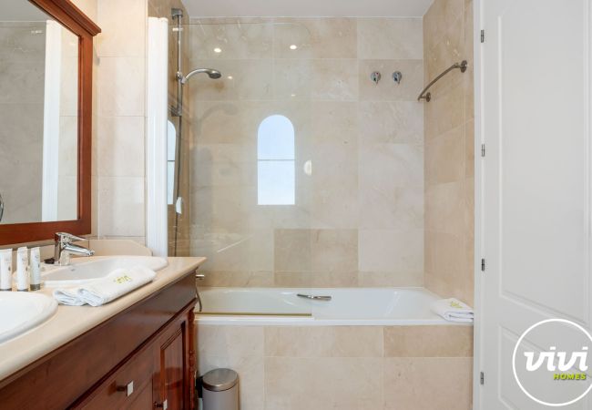 Apartamento en Benahavís - La Vida Dorada | Apartamento con jardín Apartamento en Benahavís - La Vida Dorada | Apartamento con jardín