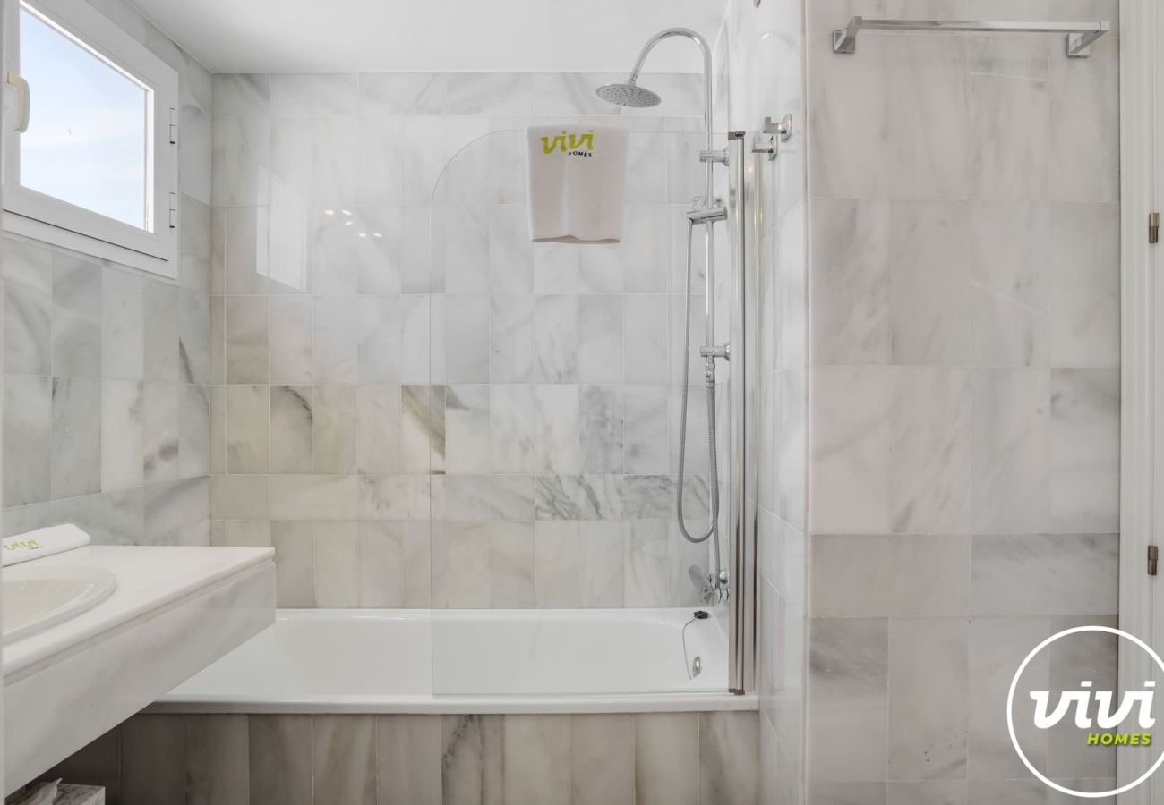 Apartamento en Marbella - Tres Naranjos | Ático con piscina en Marbella