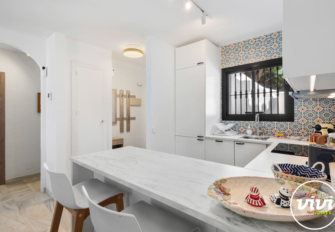 Apartamento en Sitio de Calahonda - Solveig | frenta de la playa con piscina 