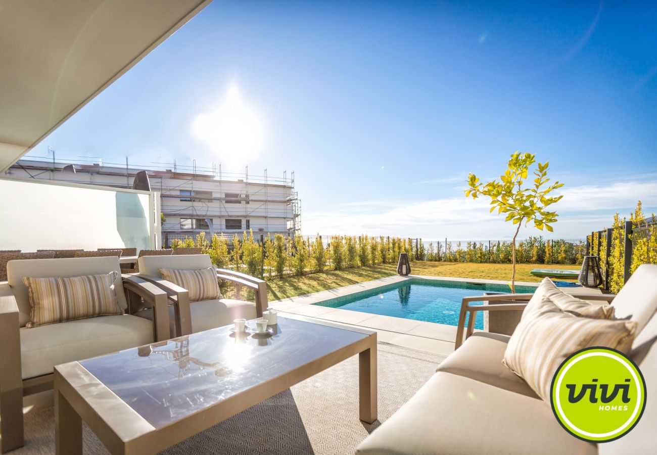 Casa en Estepona - Casa Sol Estepona | con piscina privada y jardín