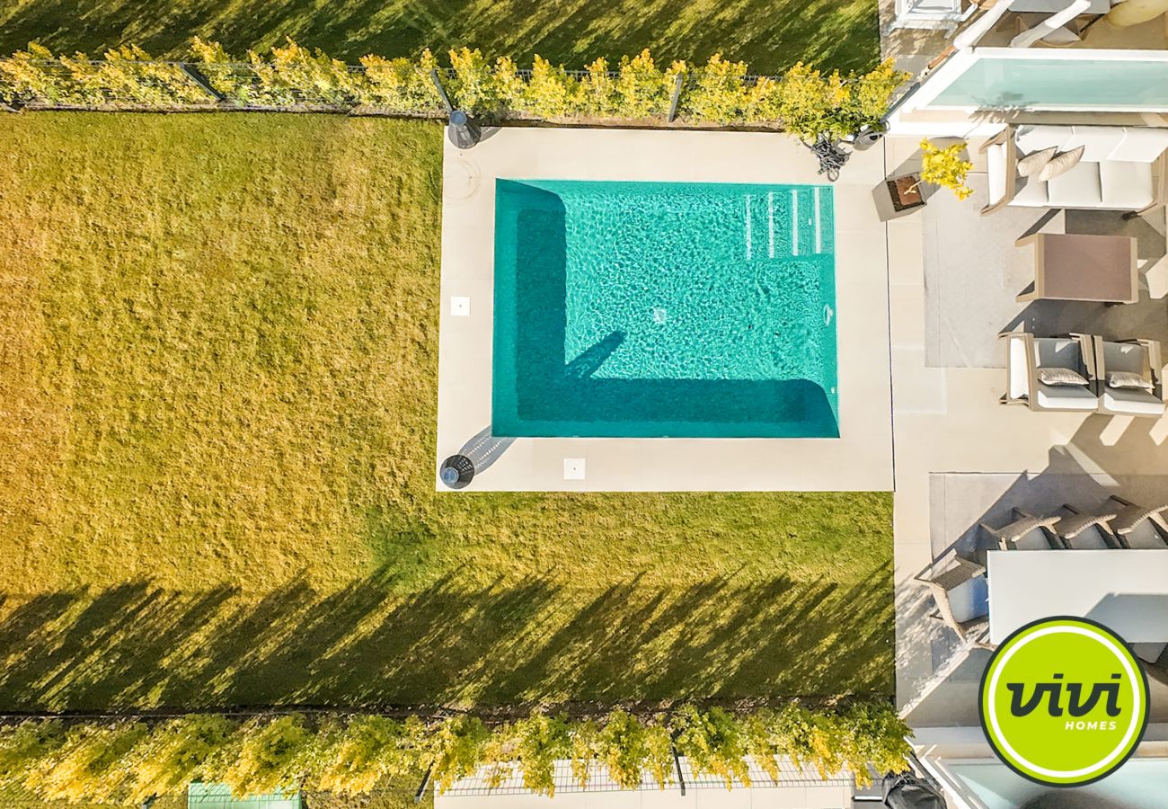 Casa en Estepona - Casa Sol Estepona | con piscina privada y jardín