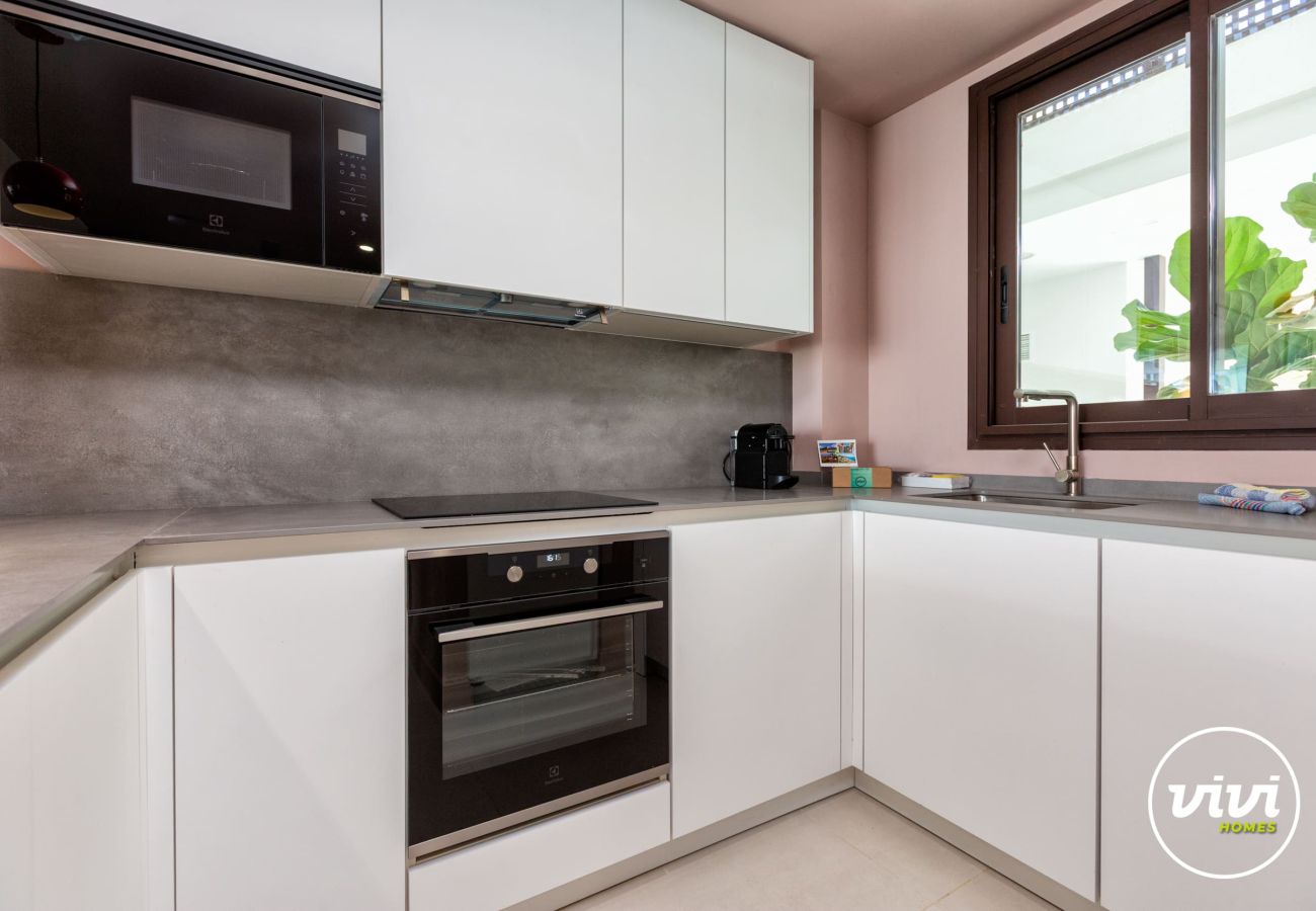 Apartamento en Fuengirola - Casa Sonnenberg | Impresionantes Vistas al Mar, Piscina y Terraza