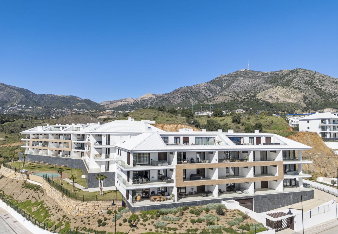 Apartamento en Fuengirola - Casa Sonnenberg | Impresionantes Vistas al Mar, Piscina y Terraza