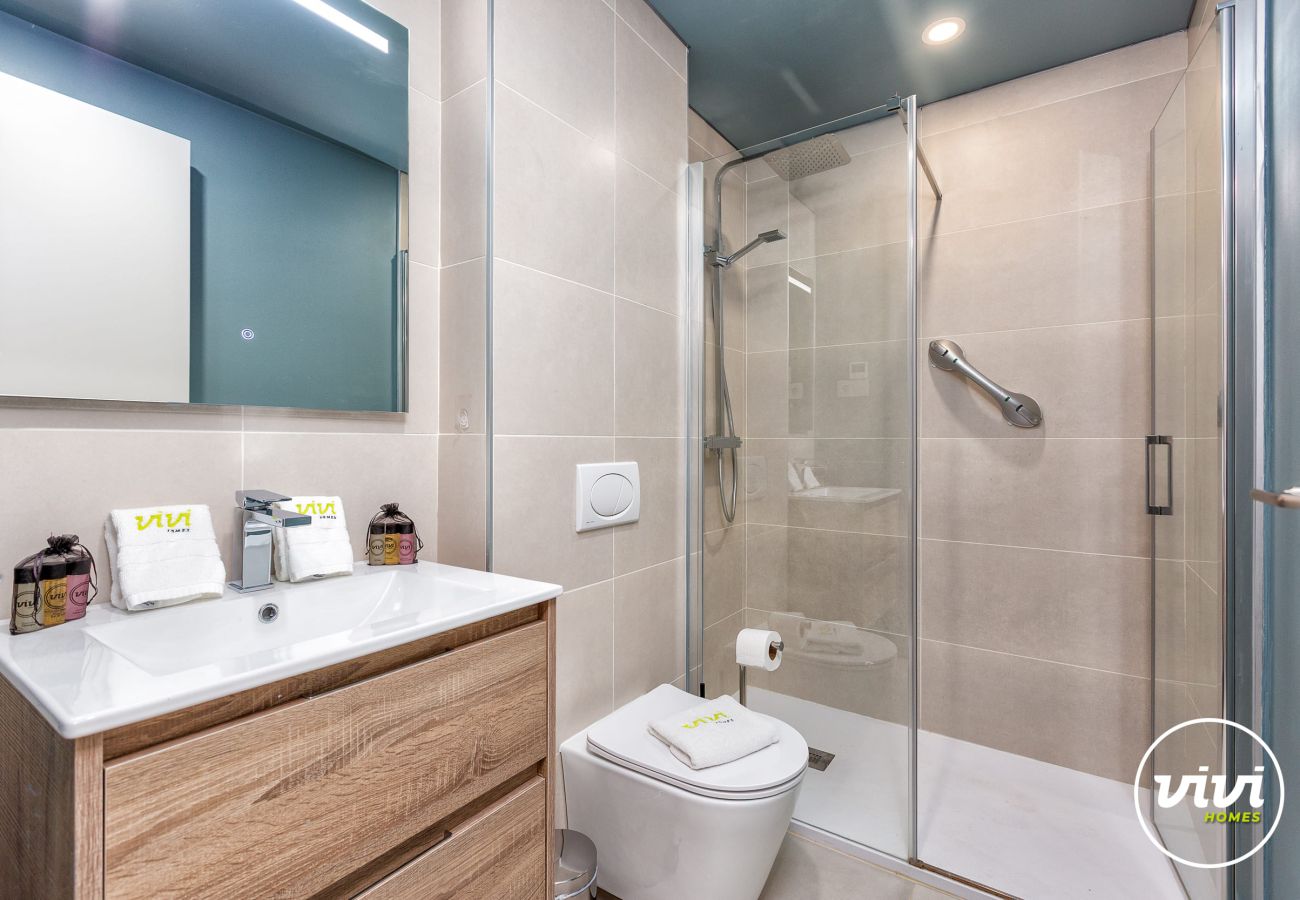 Apartamento en Fuengirola - Casa Sonnenberg | Impresionantes Vistas al Mar, Piscina y Terraza