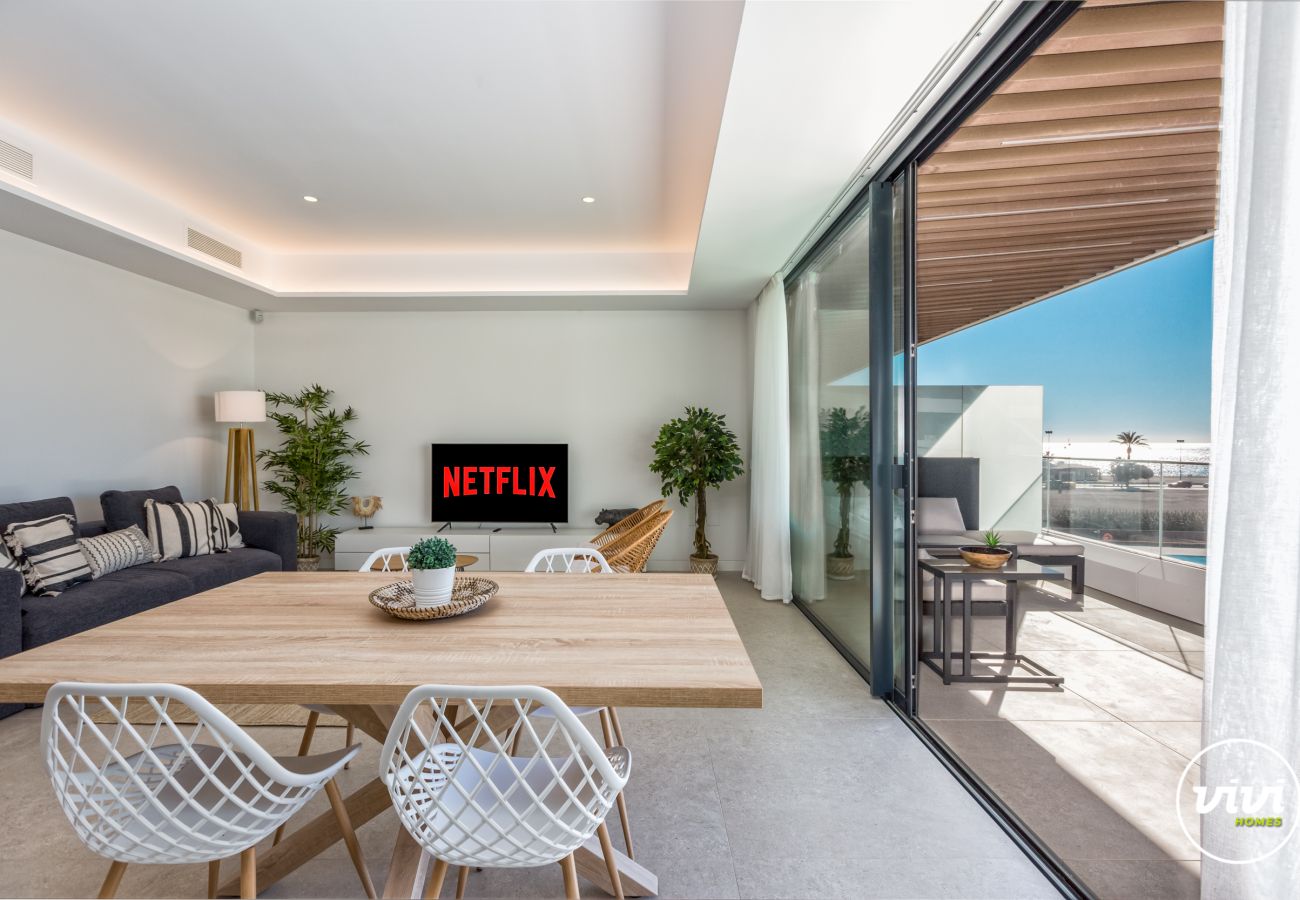 Apartment in Torremolinos - Bambu - Beachfront | Pool