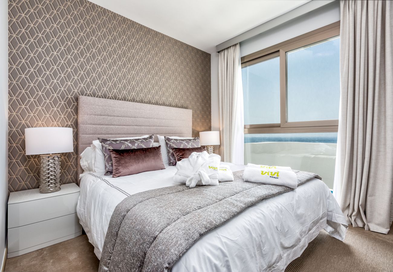 Costa del sol Mijas Costa vakantie woning Waves slaapkamer luxe interieur