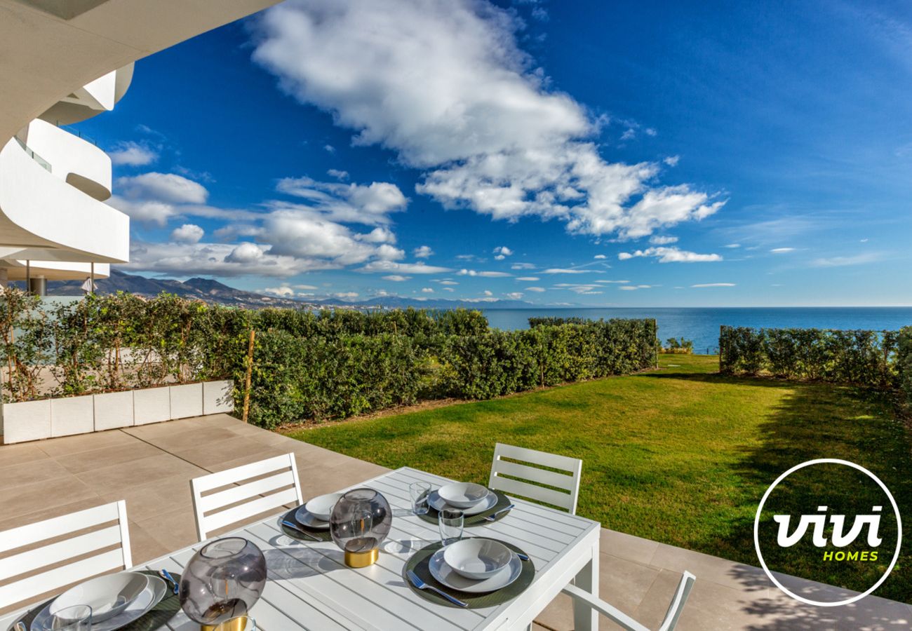Costa del Sol Mijas Costa vakantie appartement Blue View terras tuin zeezicht 