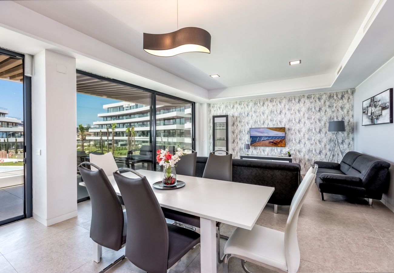 Spanje Costa del Sol Torremolinos vakantie appartement Oceana luxe interieur woonkamer uitzicht  