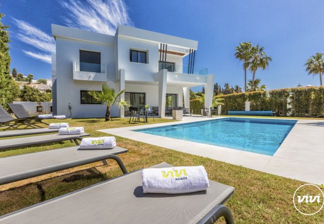 Villa in Sitio de Calahonda - Villa Ruby - Privézwembad | Modern | BBQ