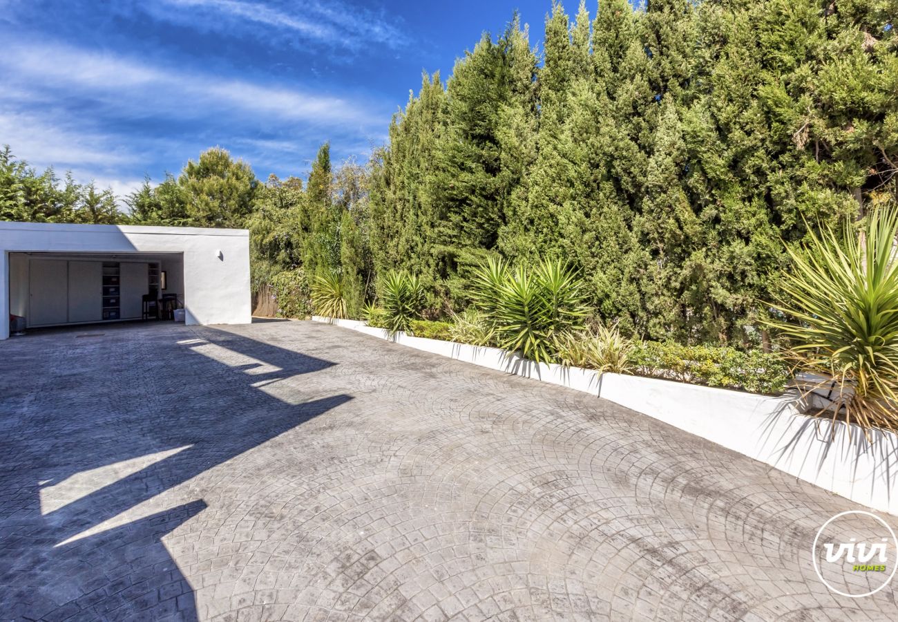 Villa in Sitio de Calahonda - Villa Ruby - Privézwembad | Modern | BBQ