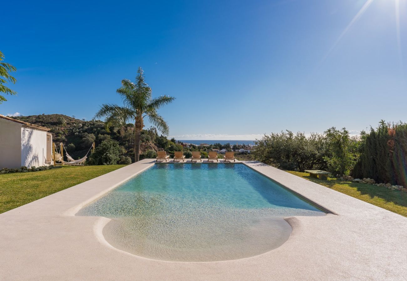 Villa in Estepona - Luxe Villa Jasmine: Prachtig Uitzicht & Zwembad