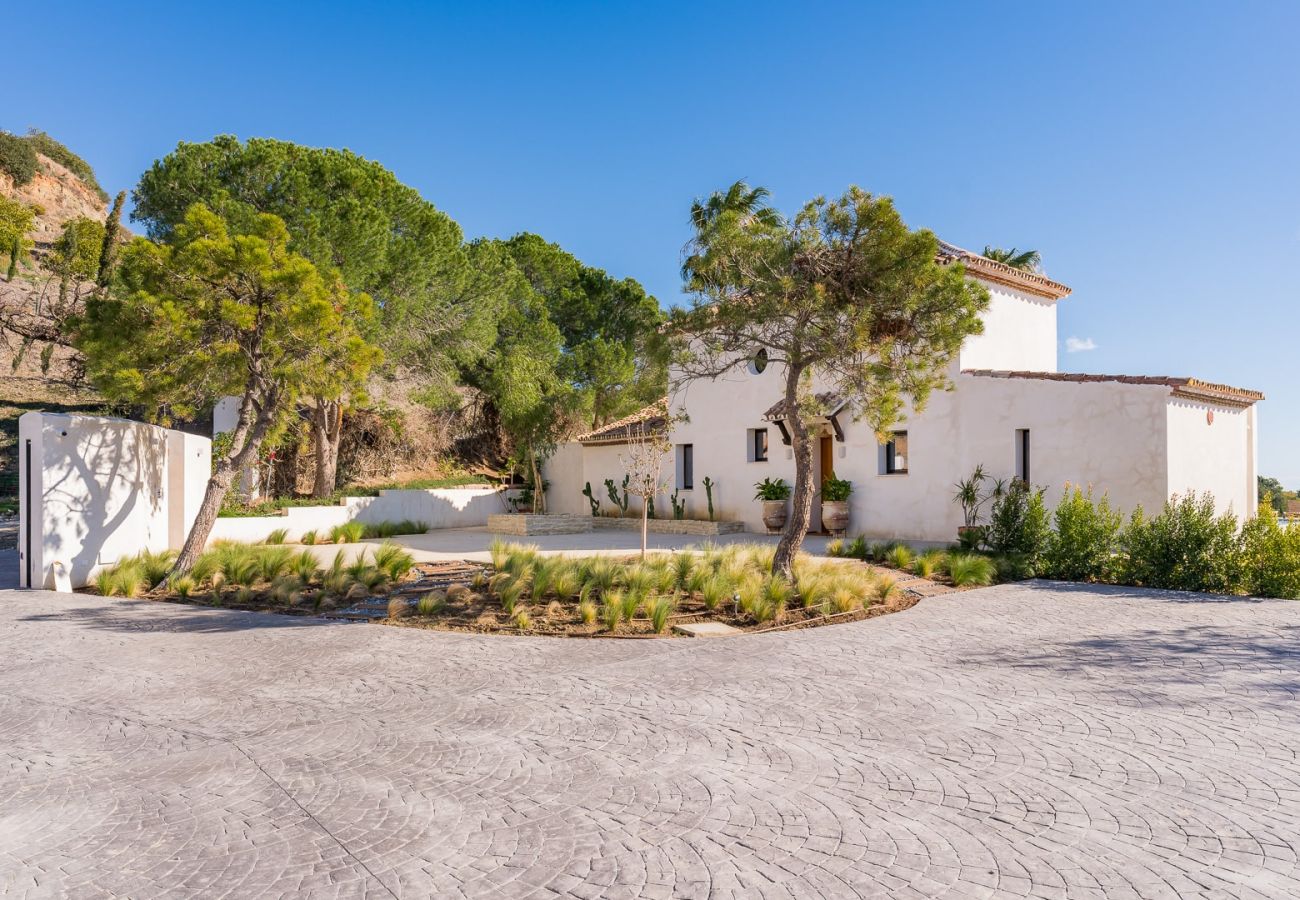 Villa in Estepona - Luxe Villa Jasmine: Prachtig Uitzicht & Zwembad