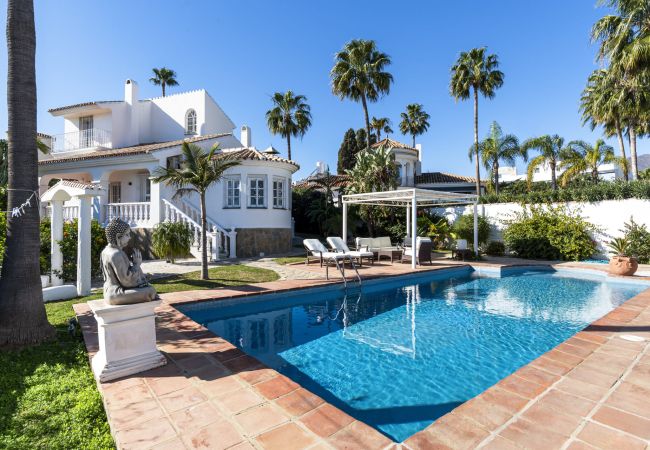 Villa in Estepona - Casa Blanca | Villa met tuin in Estepona Villa in Estepona - Casa Blanca | Villa met tuin in Estepona