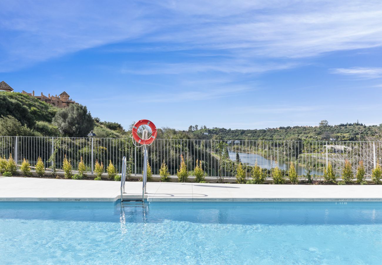 Appartement in Estepona - Penthouse Feliz | met zwembad in Estepona