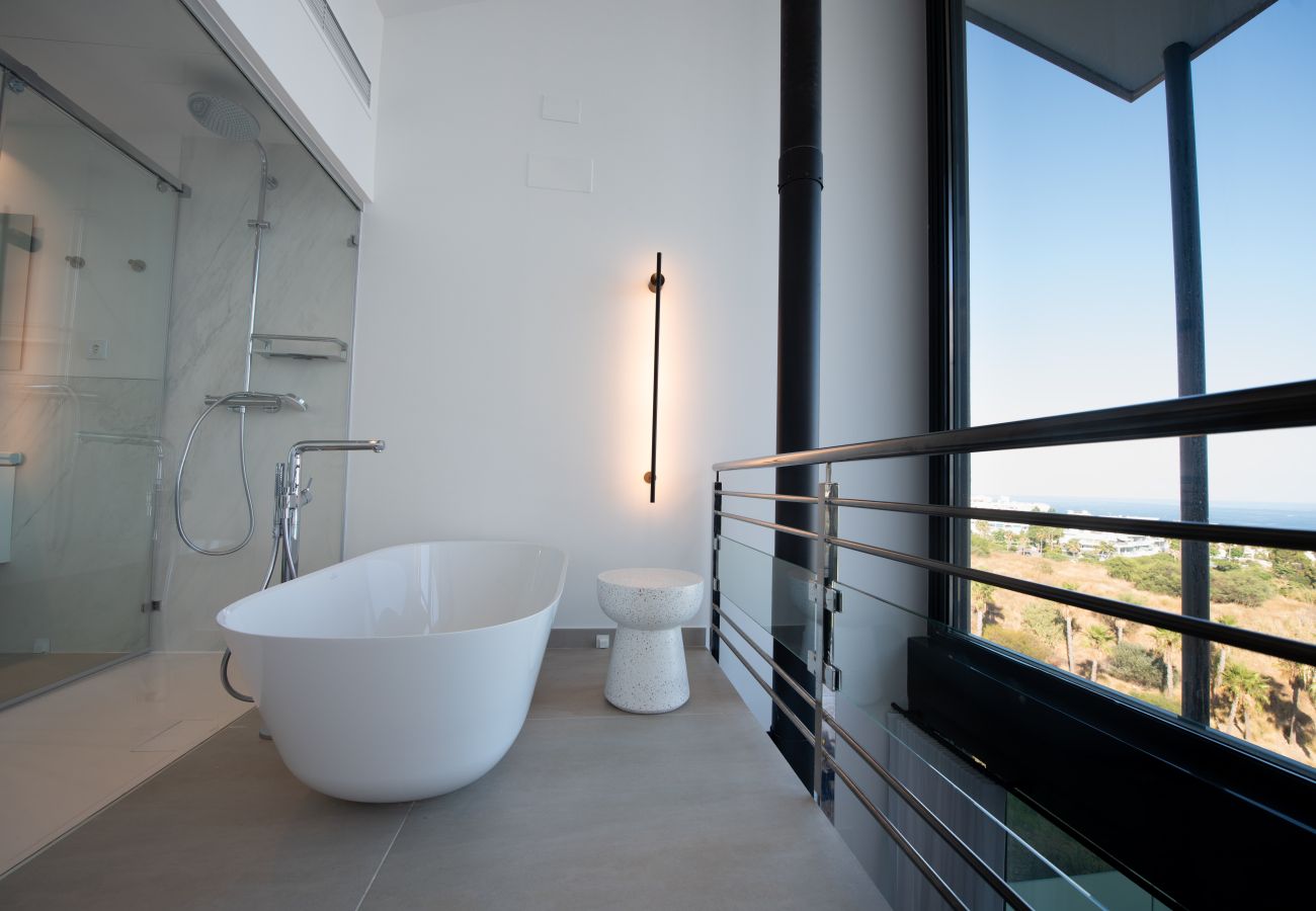 Villa in Fuengirola - Villa Huracan - Privé Zwembad, Zeezicht