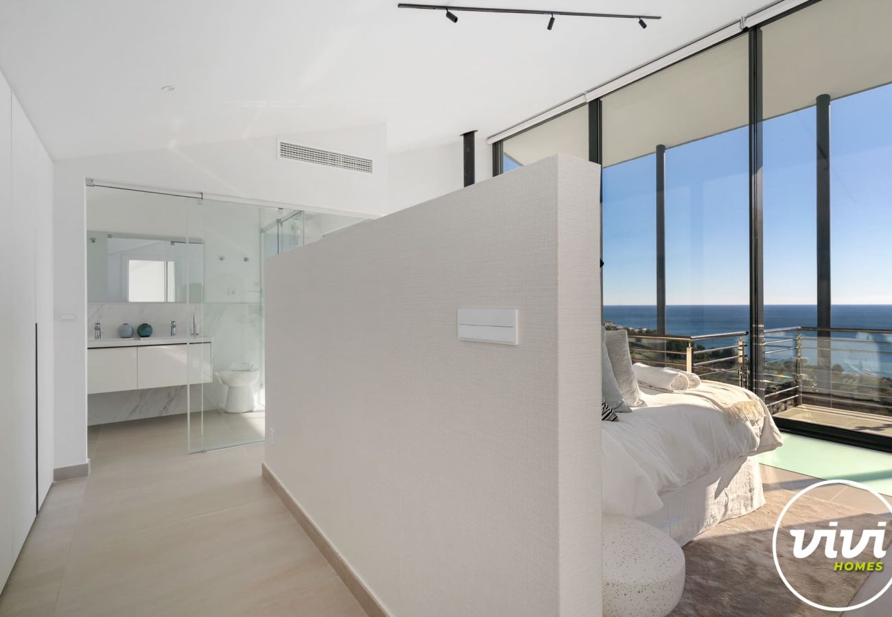 Villa in Fuengirola - Villa Huracan - Privé Zwembad, Zeezicht