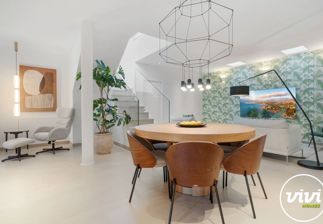 Villa in Fuengirola - Villa Huracan - Privé Zwembad, Zeezicht