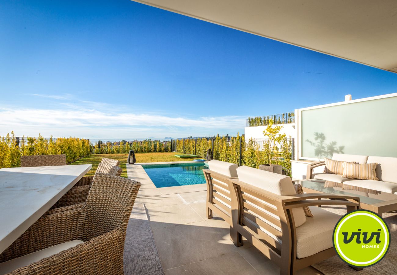 Huis in Estepona - Casa Sol Estepona | met zwembad en tuin