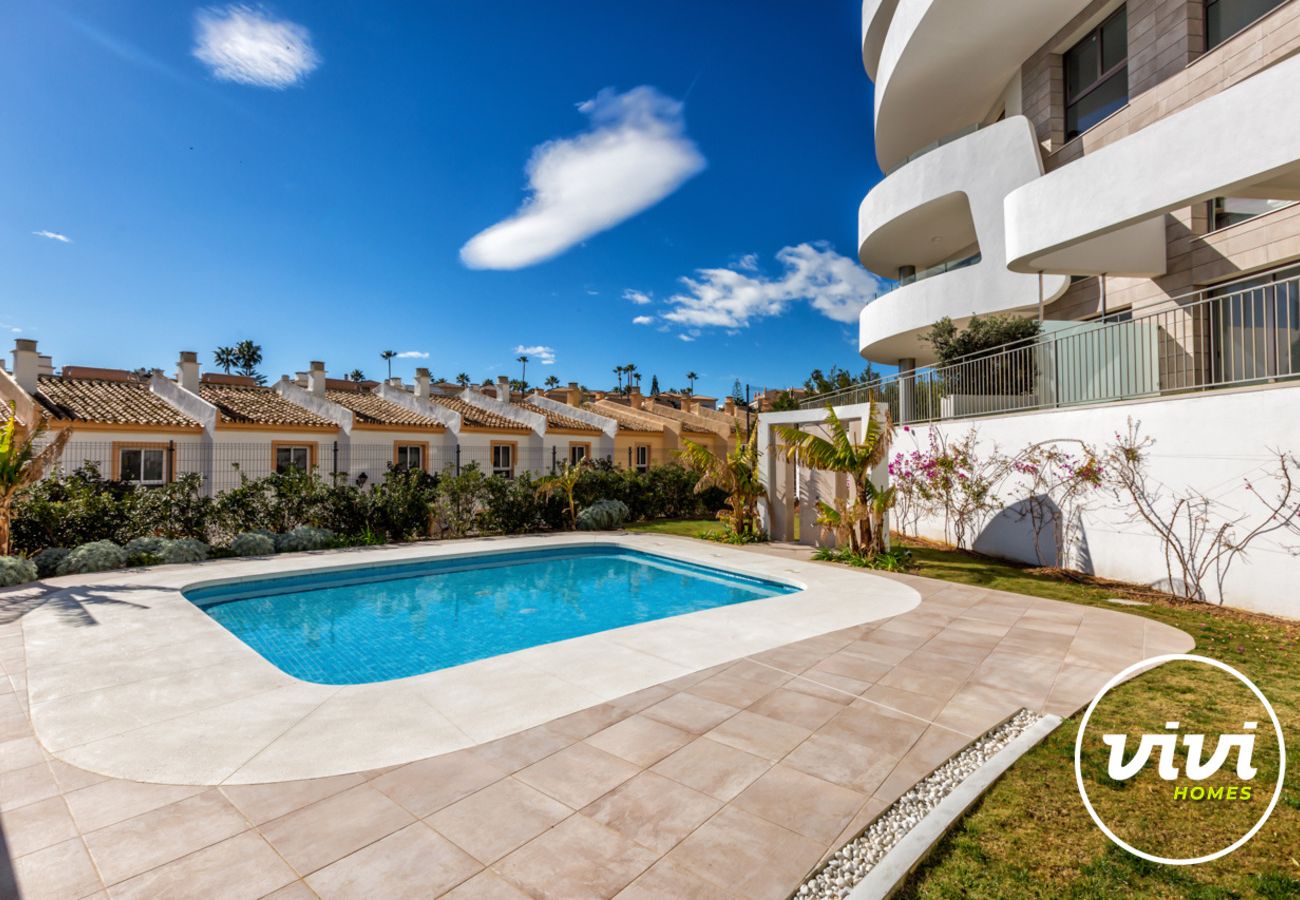 Costa del Sol Mijas Costa holiday apartment Blue View luxury swimming pool 