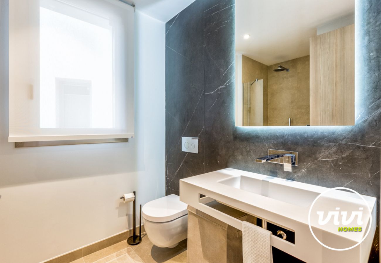 Costa del Sol Mijas Costa holiday apartment Blue View bathroom sink toilet luxurious interior 