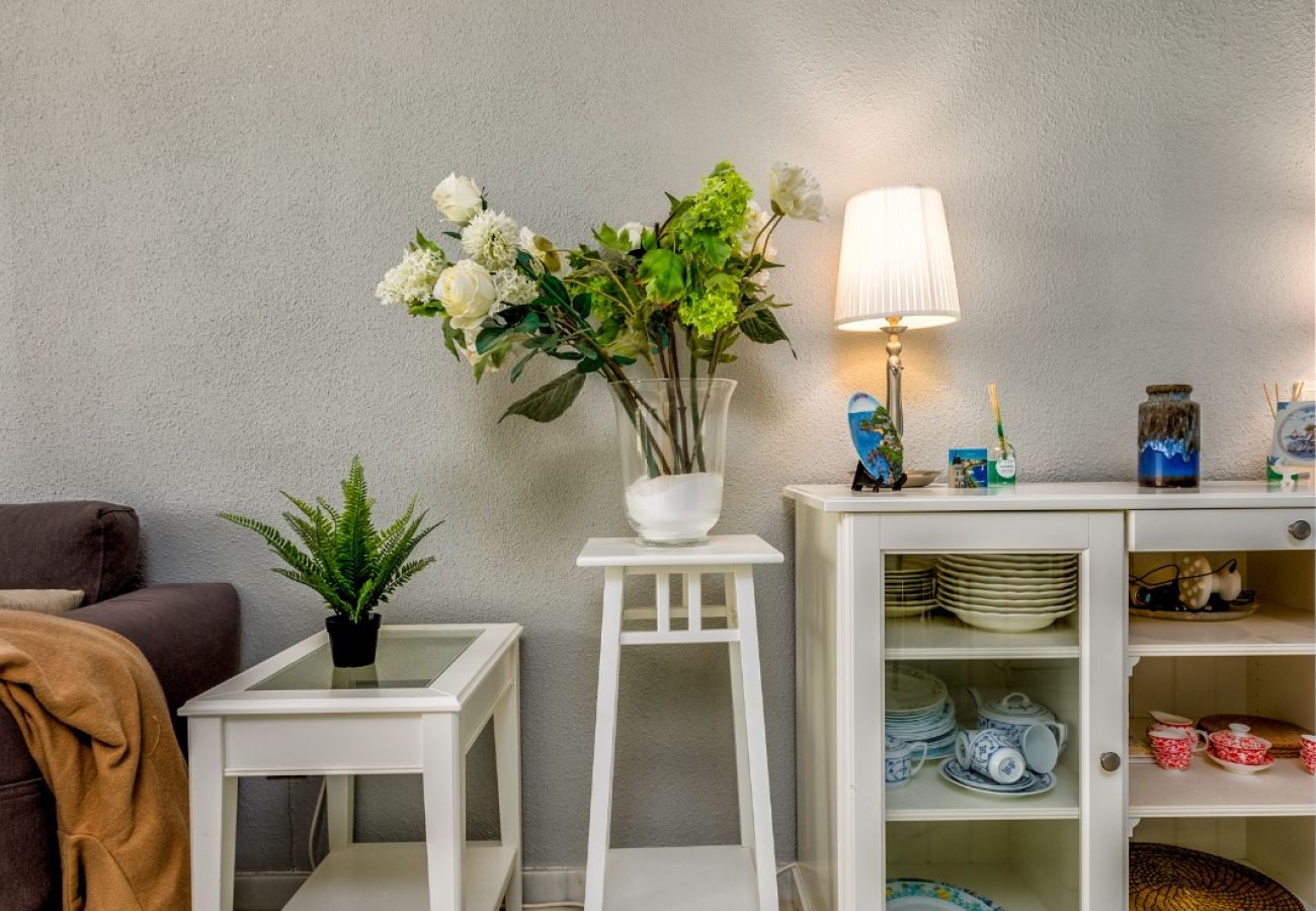 Apartment in Estepona - Casa Flores – Stylish | Close to beach | Garden 