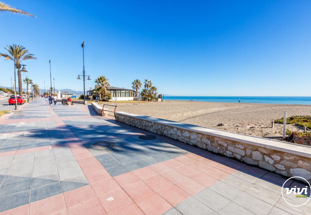 Apartment in Torremolinos - Dalí - Luxury beachfront holiday apartment