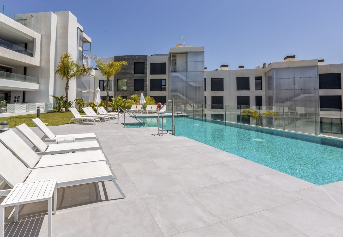 Apartment in Fuengirola - Luca – Great Location | Pool | Big Terrace