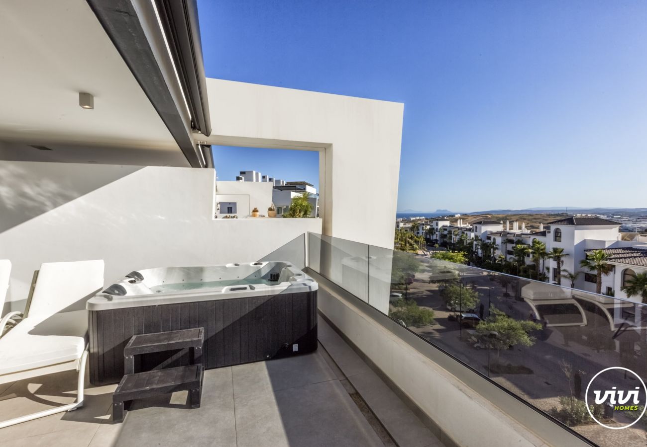 Apartment in Estepona - Biba - Penthouse, jacuzzi, pools, gym, padel