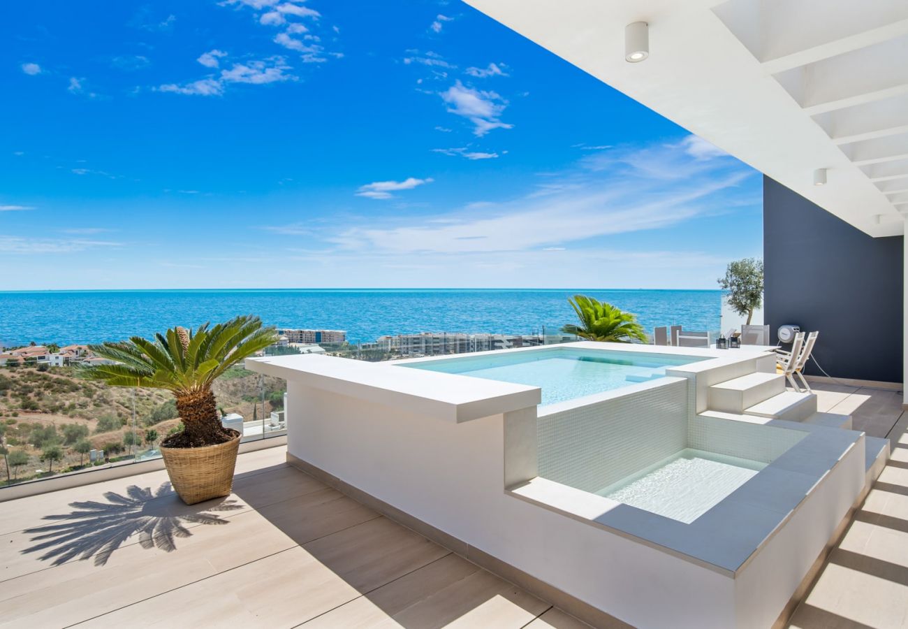 Apartment in Fuengirola - Yara – Penthouse | Spacious | BBQ | Views