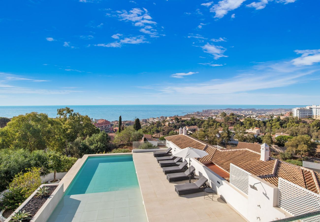 Villa in Fuengirola - Villa Nirvana - Panoramic Views | Jacuzzi | BBQ