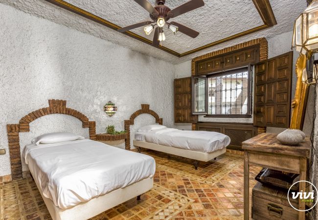 Bedroom with 2 beds, Villa Bella, Holiday home in Marbella