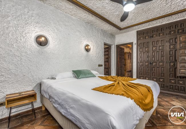 Bedroom with large closet, Villa Bella, Holiday home in Marbella