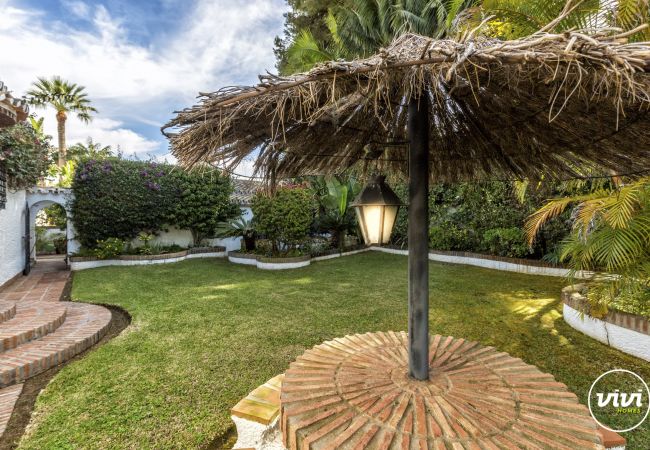 Large garden, Villa Bella, Holiday home in Marbella