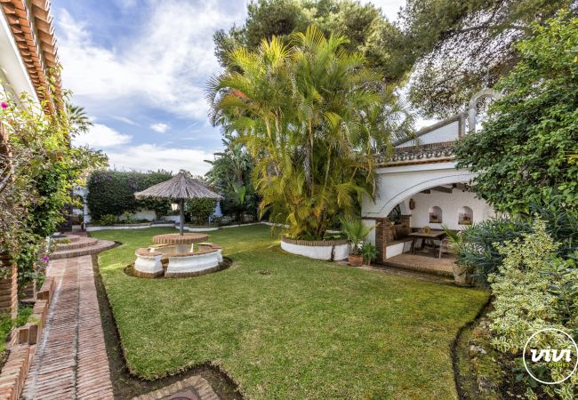 Large garden, Villa Bella, Holiday home in Marbella