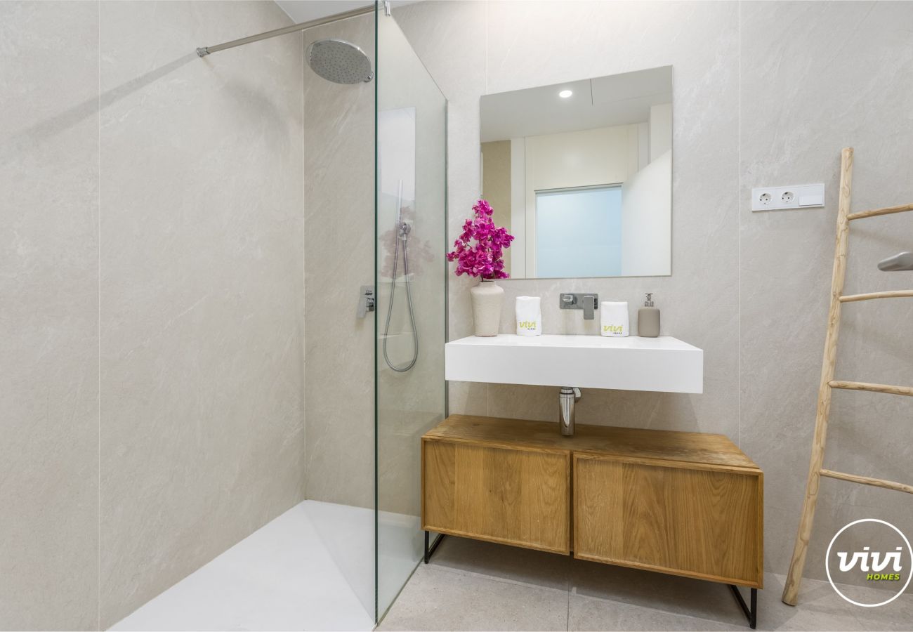 Apartment in Torremolinos - Da Vinci - Pool | Frontline Beach