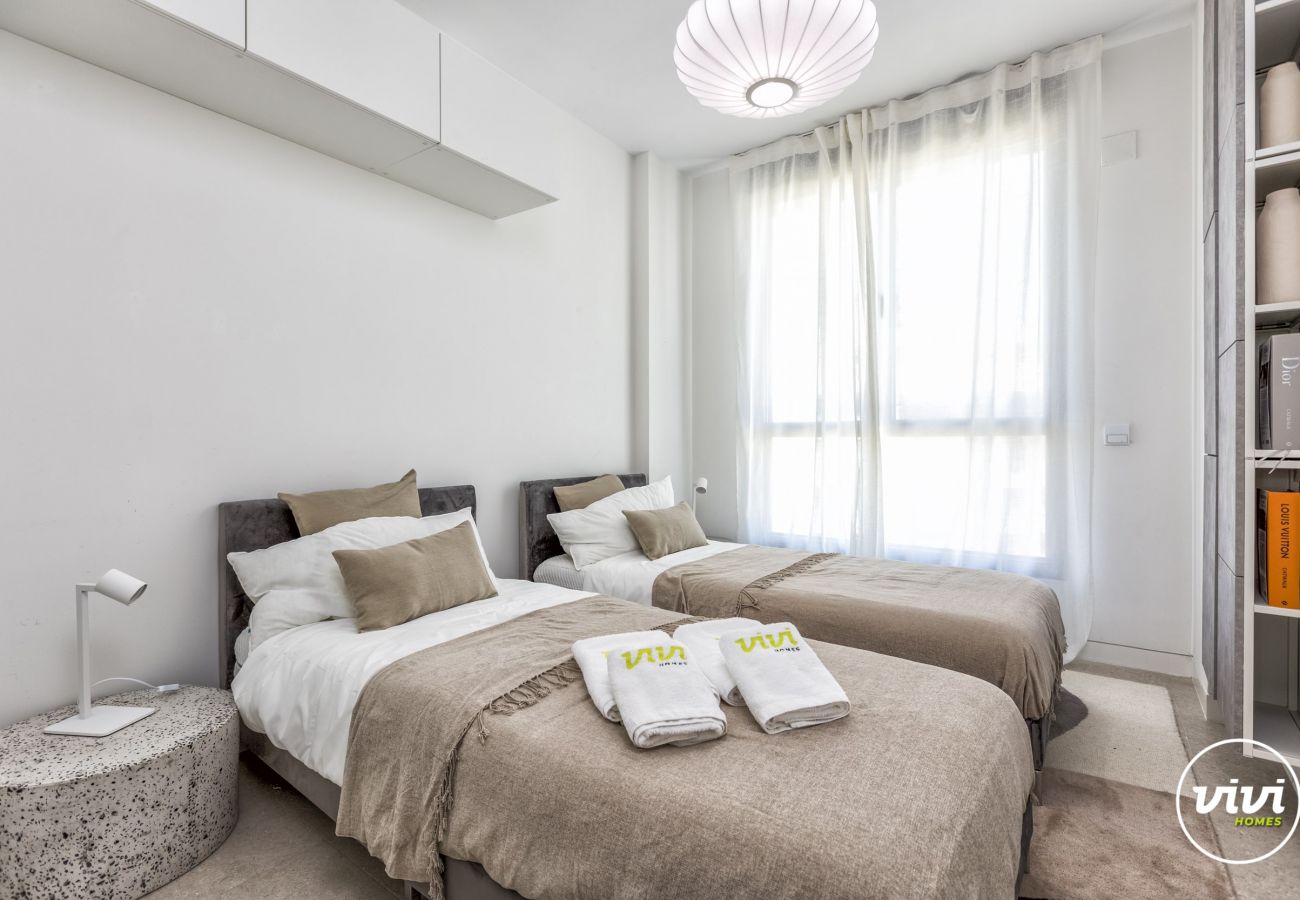 Apartment in Torremolinos - Da Vinci - Pool | Frontline Beach