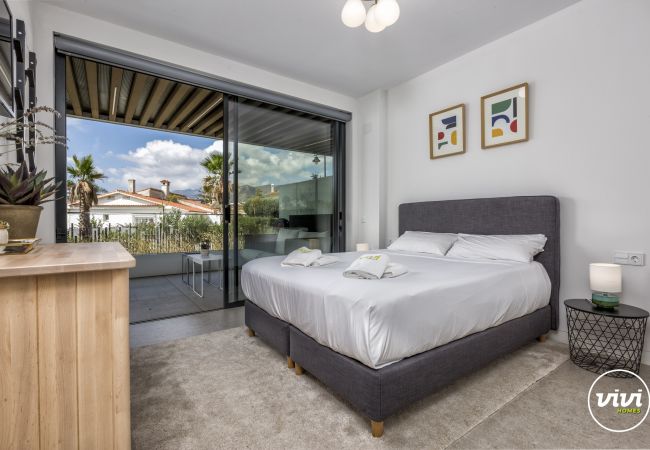 Apartment in Torremolinos - Galatea | Beachfront Holiday Home