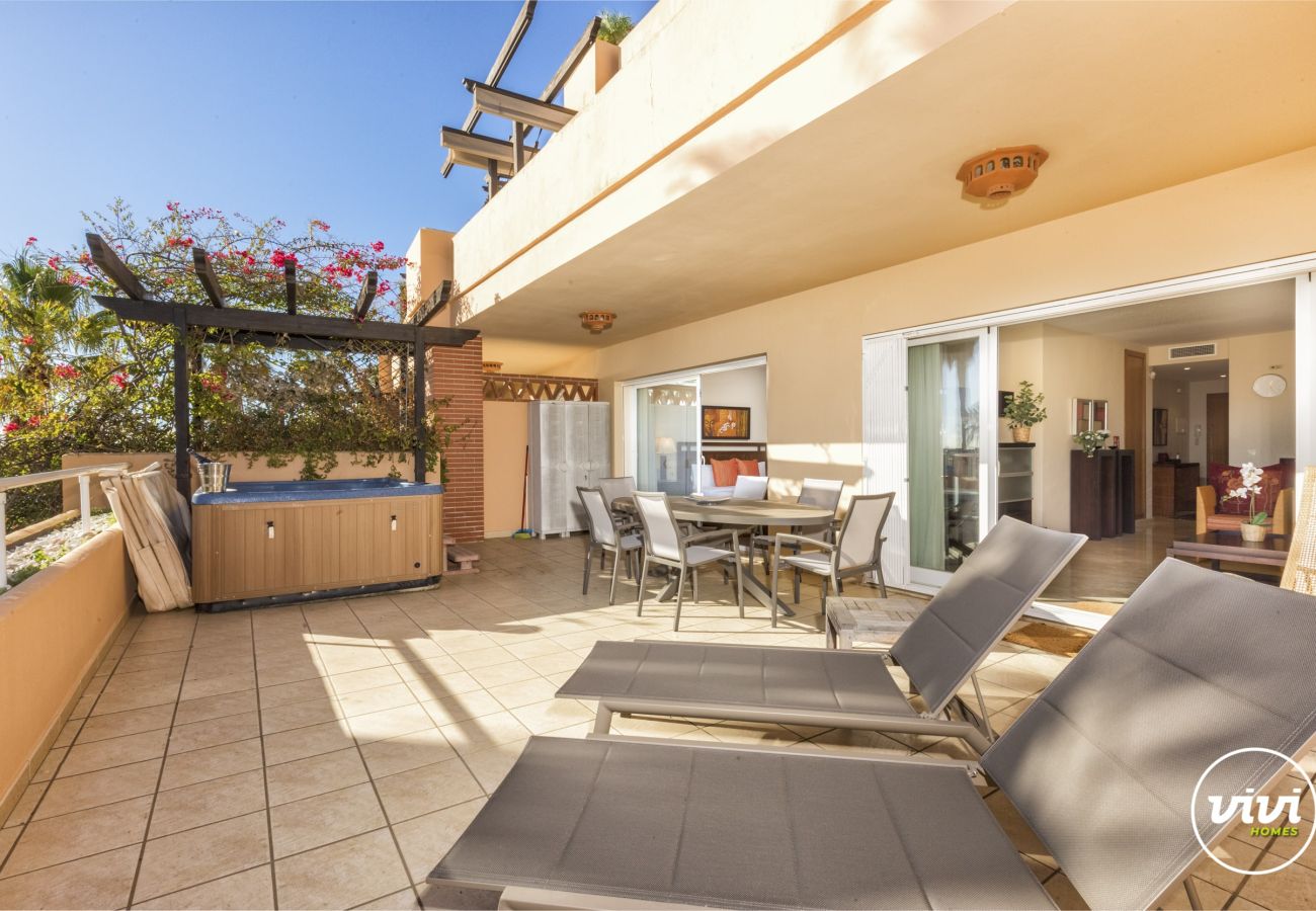 Apartment in Mijas Costa - Olsson | Beachfront apartment with jacuzzi in Mijas costa