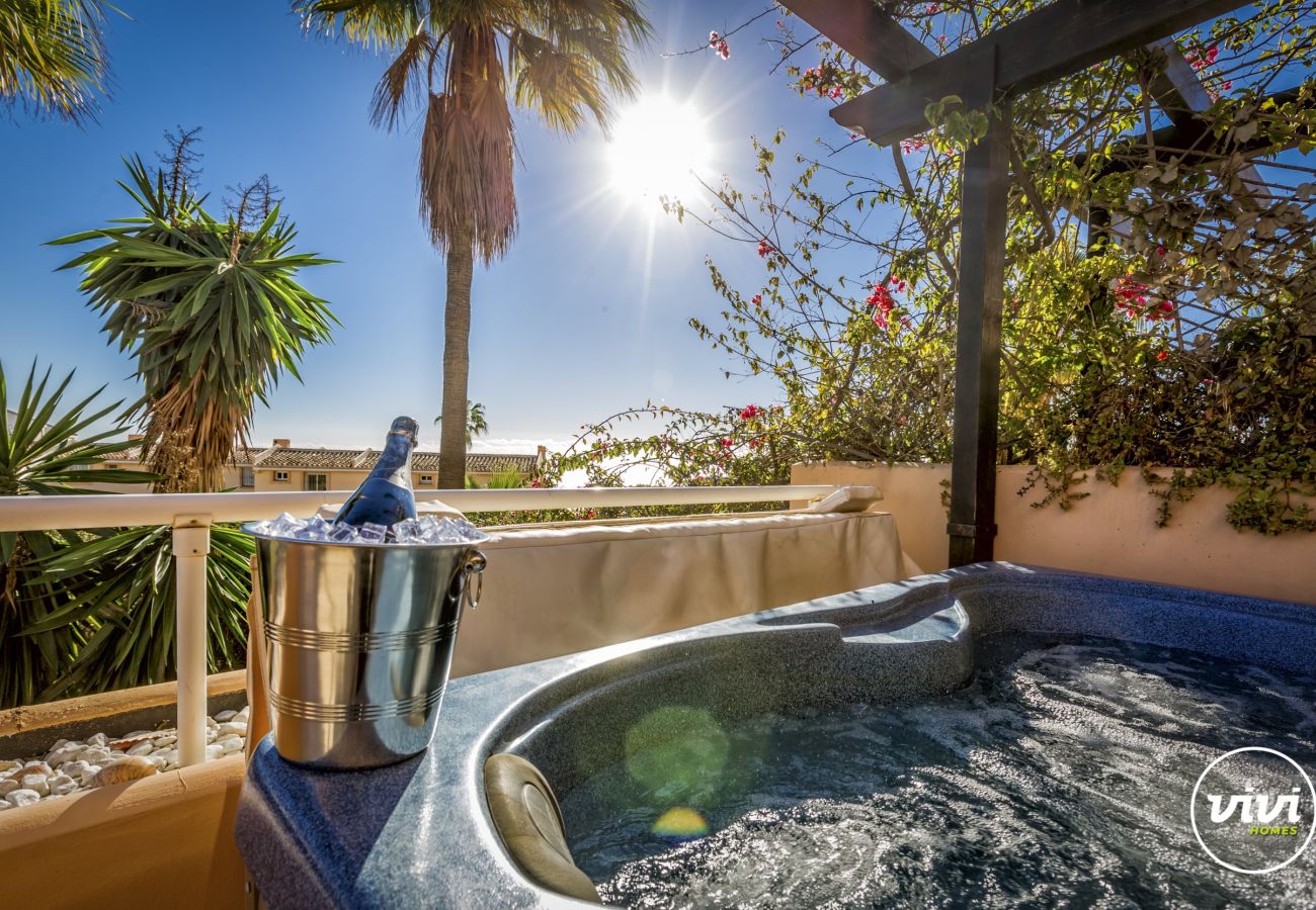 Apartment in Mijas Costa - Olsson | Beachfront apartment with jacuzzi in Mijas costa