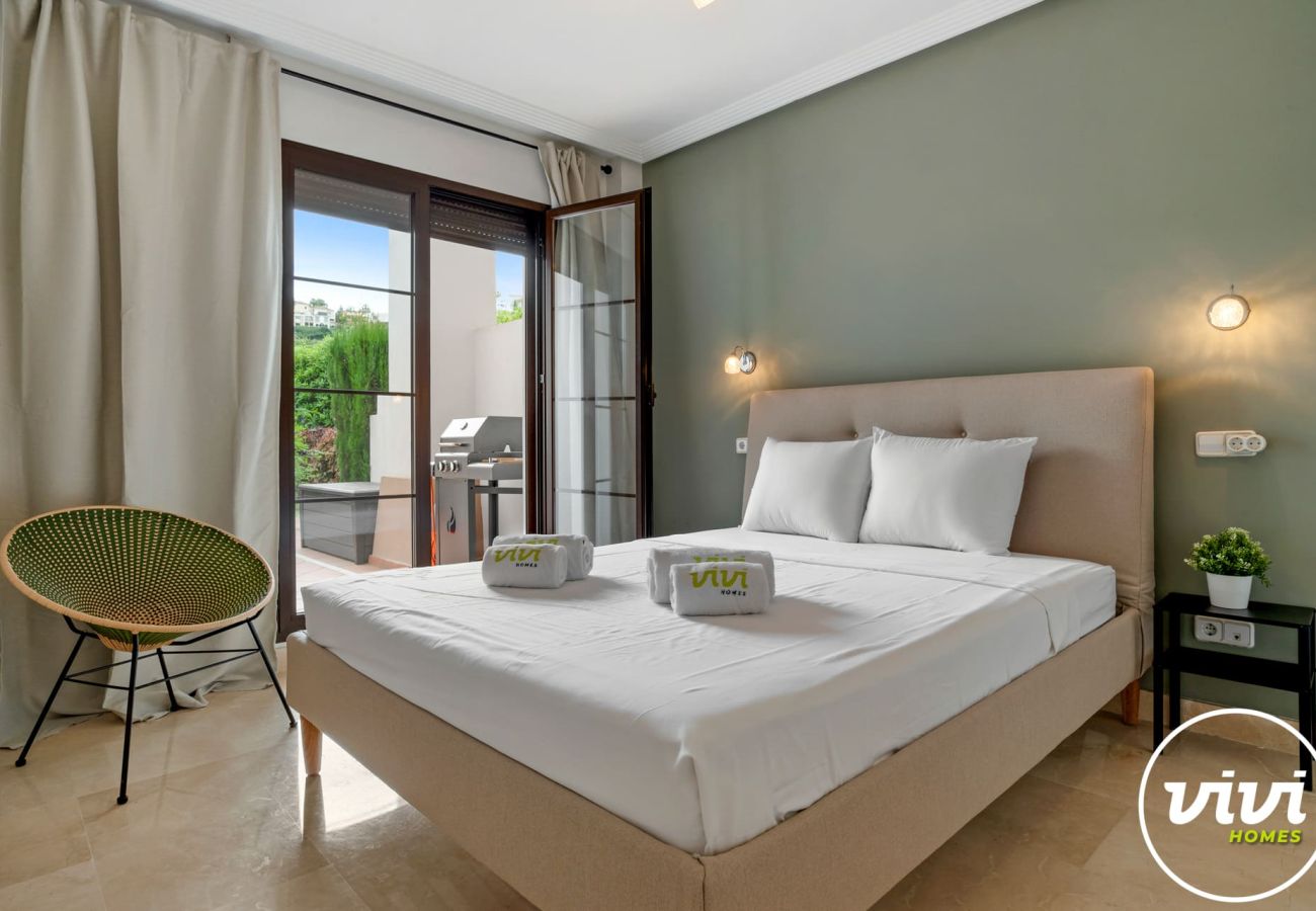 Apartment in Benahavís - La Vida Dorada | Apartment with garden