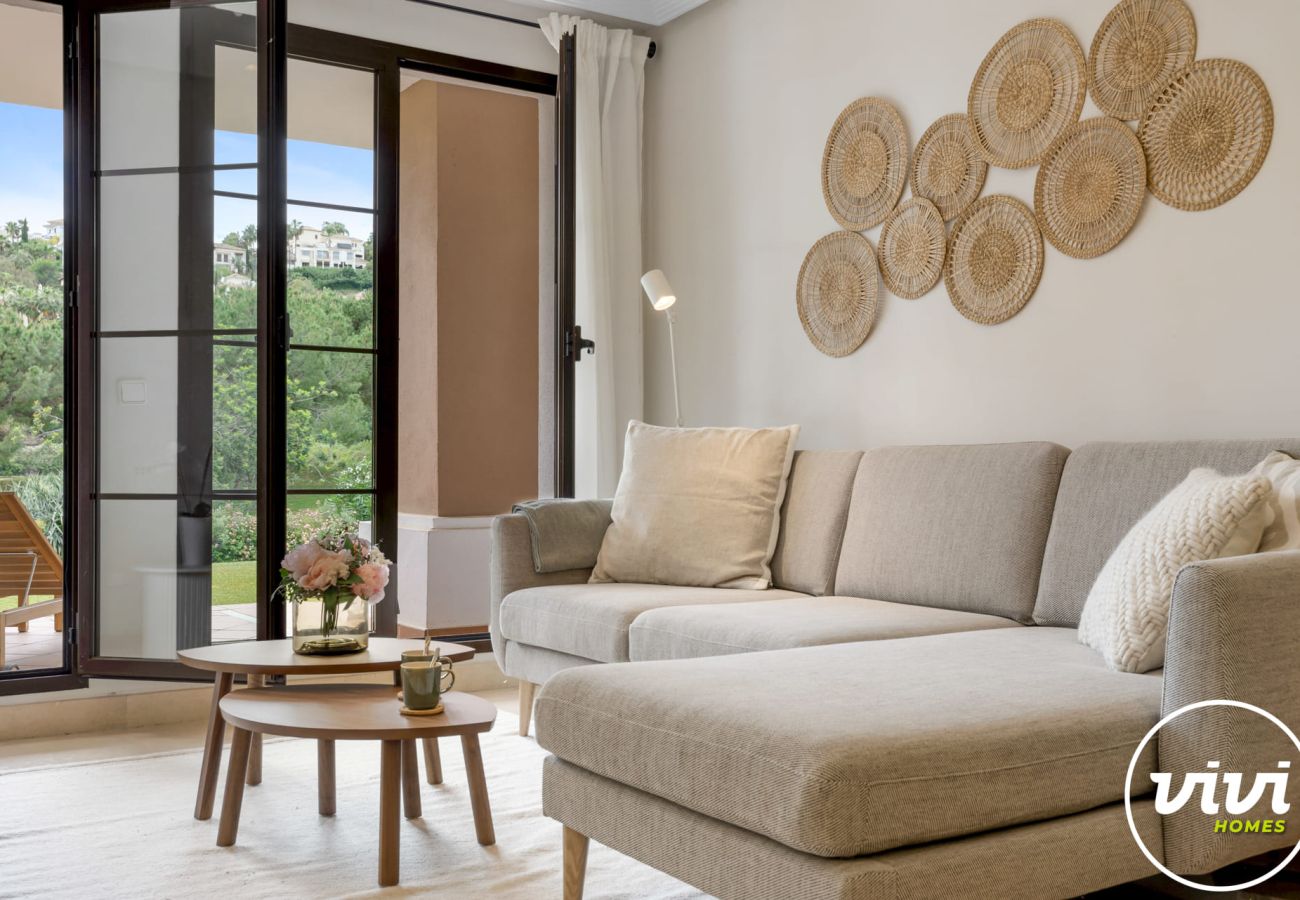 Apartment in Benahavís - La Vida Dorada | Apartment with garden