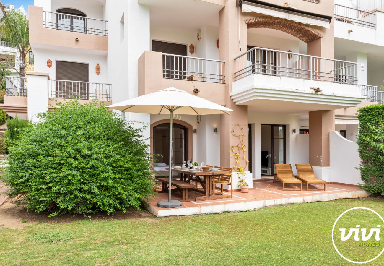 Apartment in Benahavís - La Vida Dorada | Apartment with garden